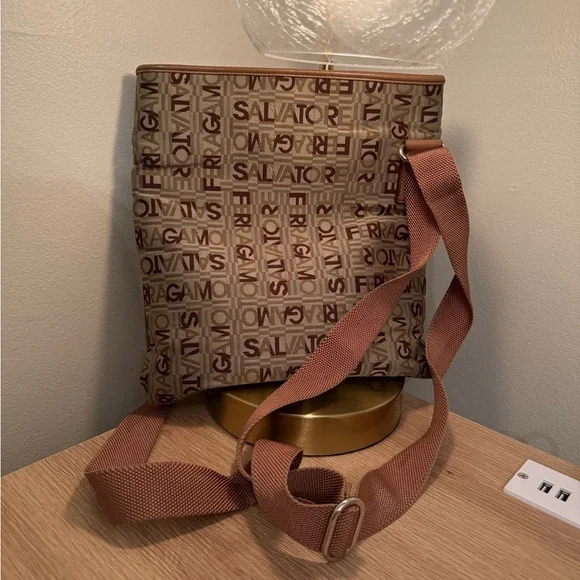 🤎EUC🤎 Salvatore Ferragamo Tan and Brown Logo Messenger Bag